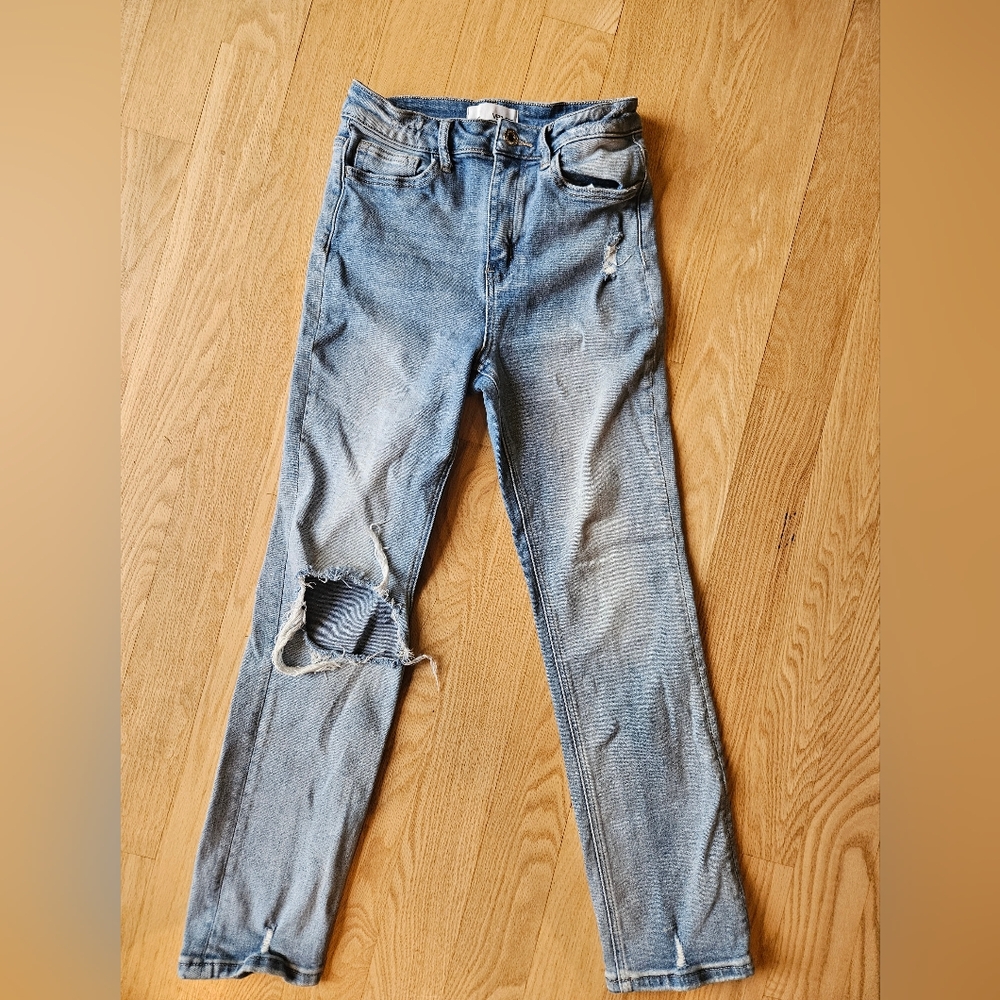 Vervet Slim Straight Ankle Distressed Jean Size 26